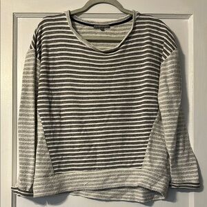 Black & White Striped Crew Neck Sweater/Sweatshirt